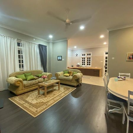 Shafickza Guesthouse Kuala Terengganu Ngoại thất bức ảnh